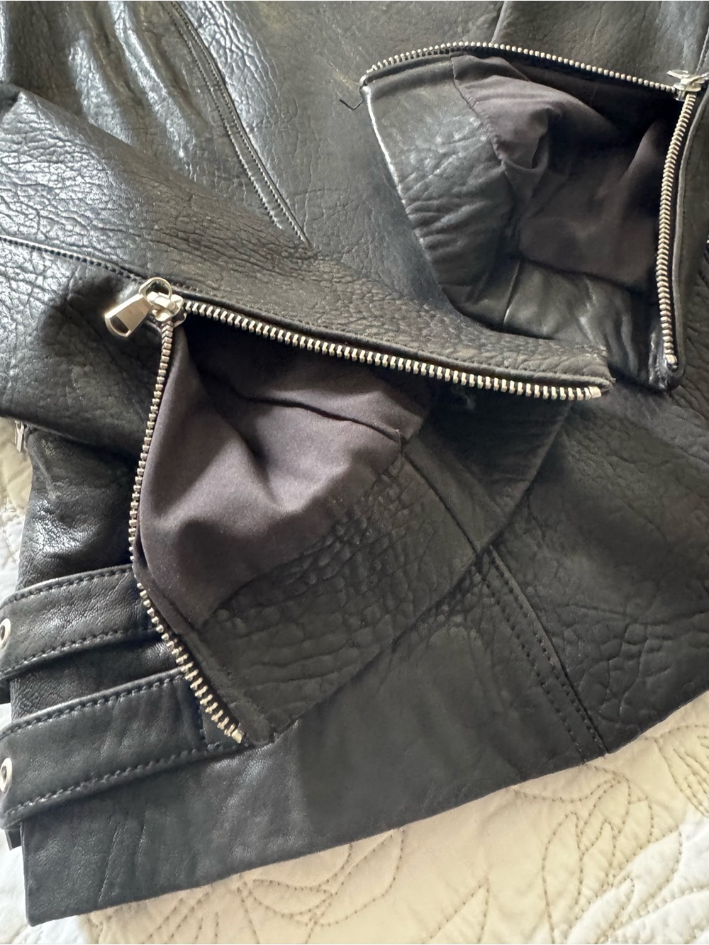 Danier Genuine Leather Moto Jacket Black | Pristine Condition | - Picture 15 of 15